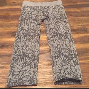 Fabletics Crop workout capri